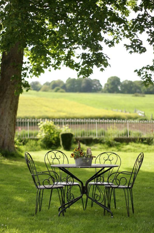 La Tourelle Bed & Breakfast Vascoeuil Luaran gambar