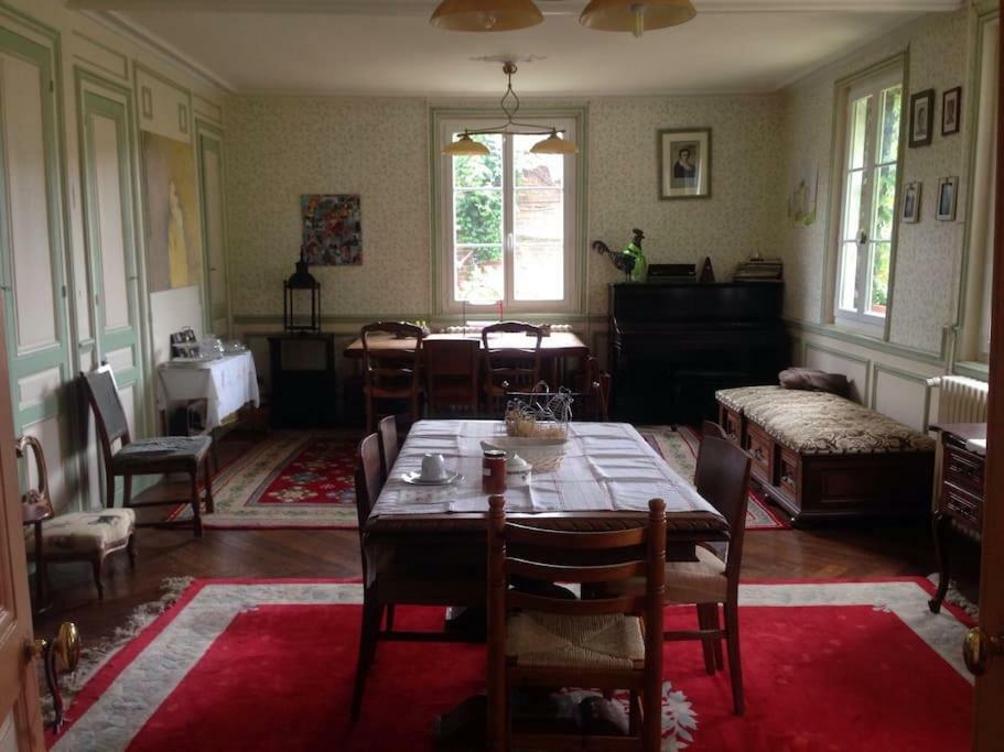 La Tourelle Bed & Breakfast Vascoeuil Luaran gambar